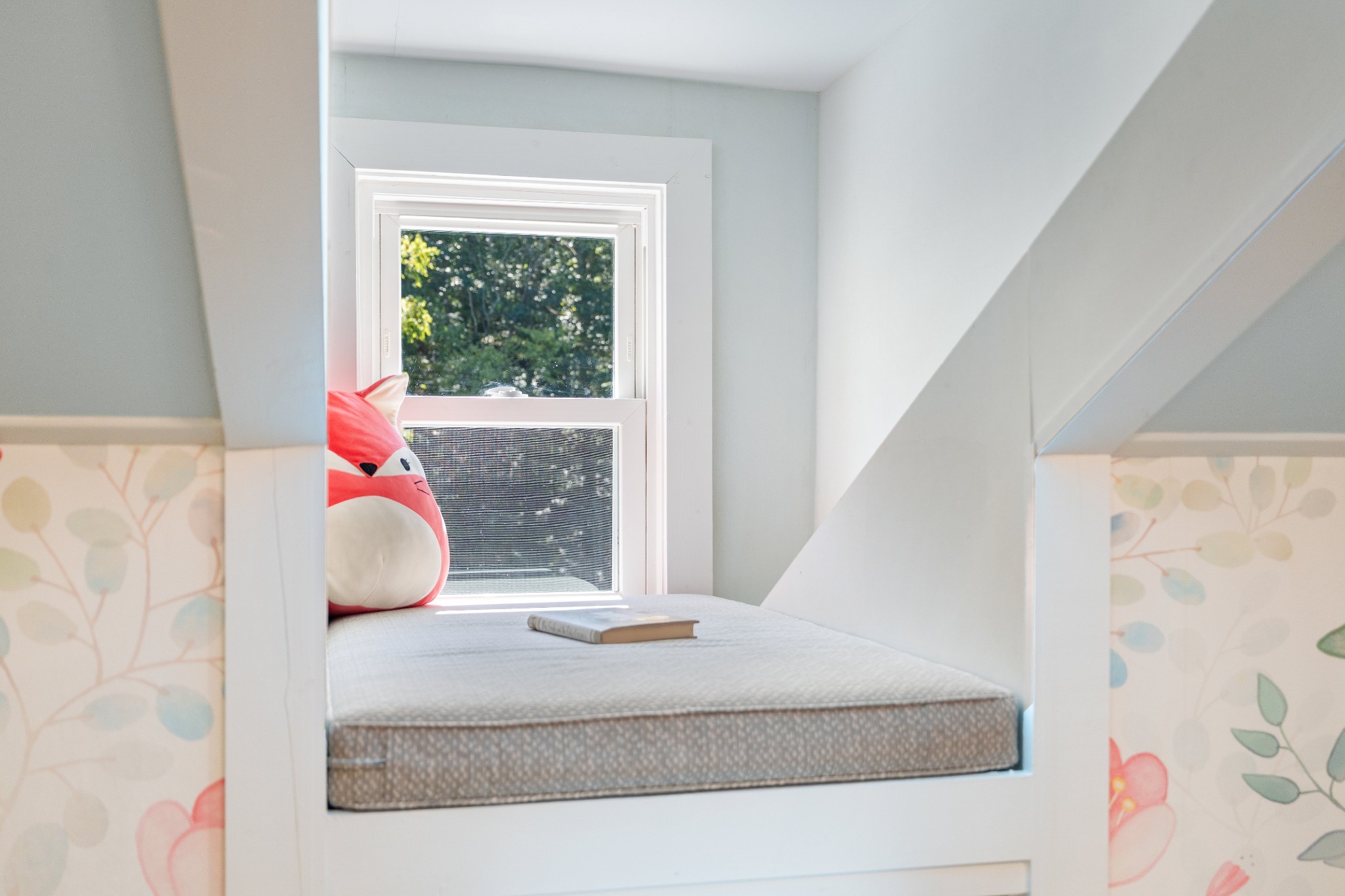 7770 Smith Road Primm Springs, TN 38476 - Photo 48 of 62 a living room with a large window