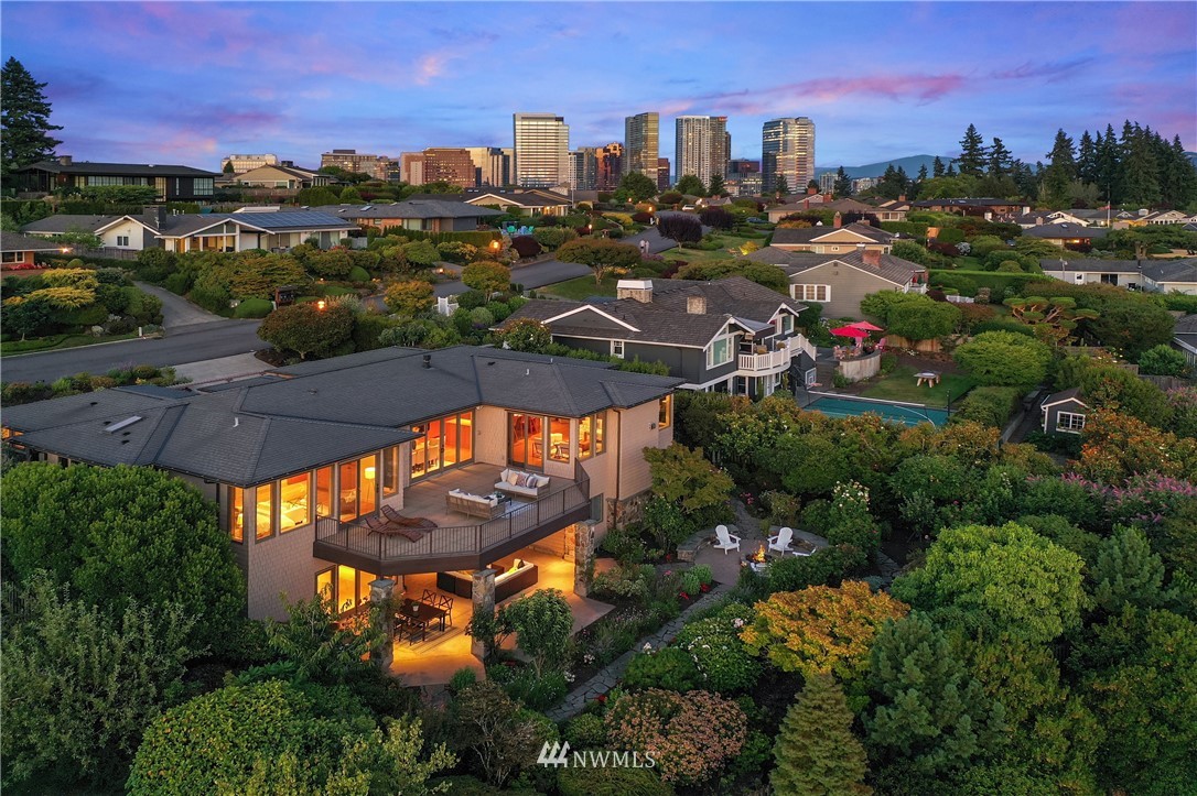 9413 Vineyard Crest Bellevue, WA 98004 - Photo 3 of 40