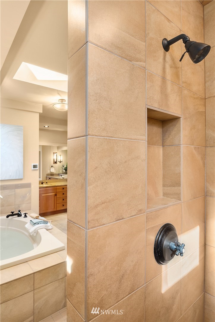 9413 Vineyard Crest Bellevue, WA 98004 - Photo 22 of 40