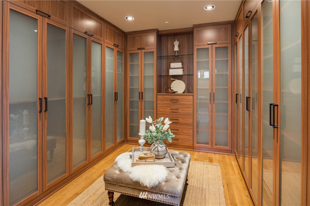 9413 Vineyard Crest Bellevue, WA 98004 - Photo 23 of 40