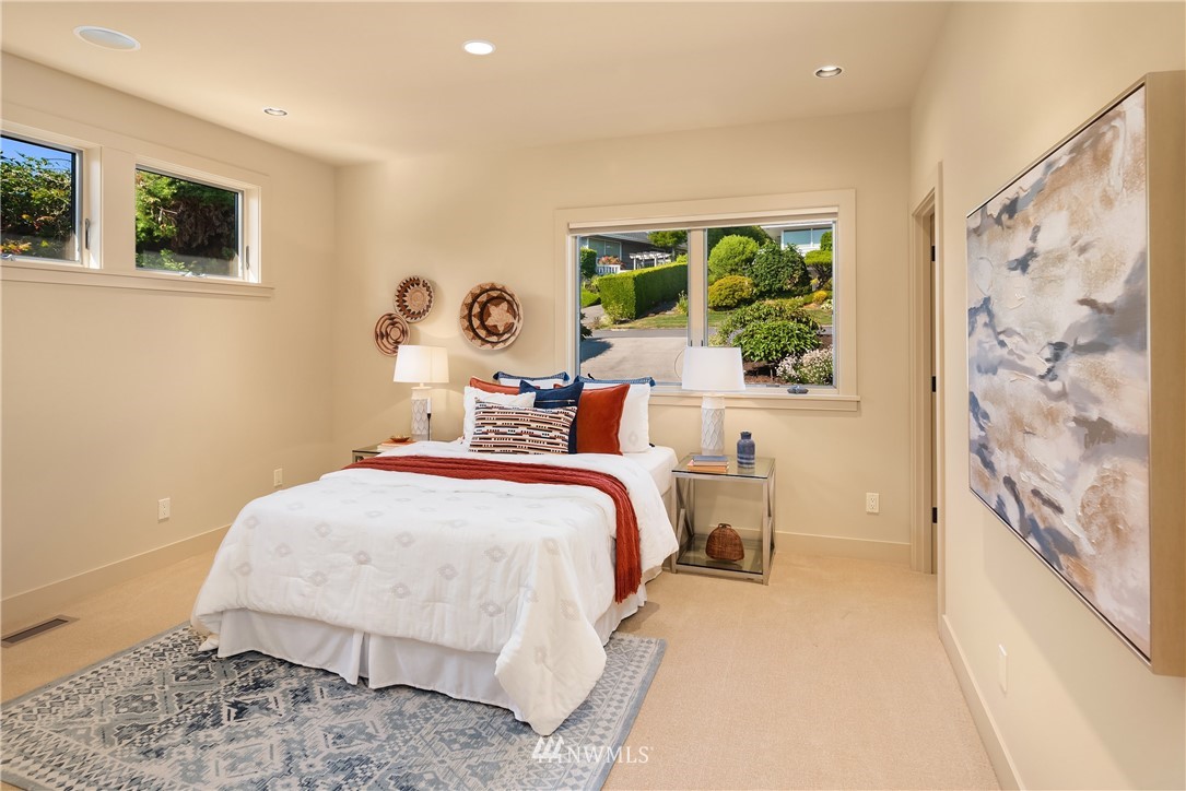 9413 Vineyard Crest Bellevue, WA 98004 - Photo 34 of 40