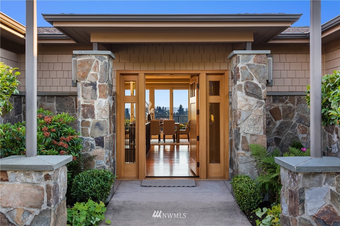 9413 Vineyard Crest Bellevue, WA 98004 - Photo 6 of 40