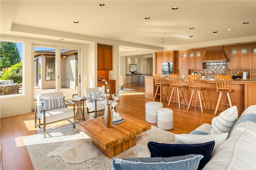 9413 Vineyard Crest Bellevue, WA 98004 - Photo 9 of 40