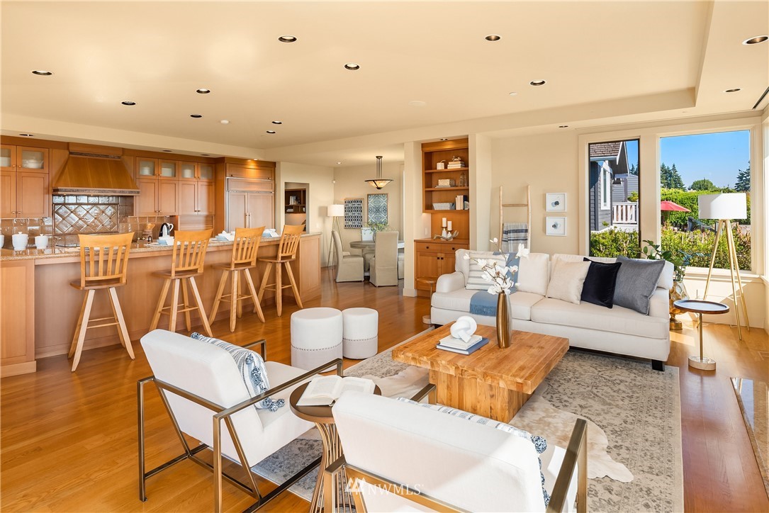 9413 Vineyard Crest Bellevue, WA 98004 - Photo 10 of 40