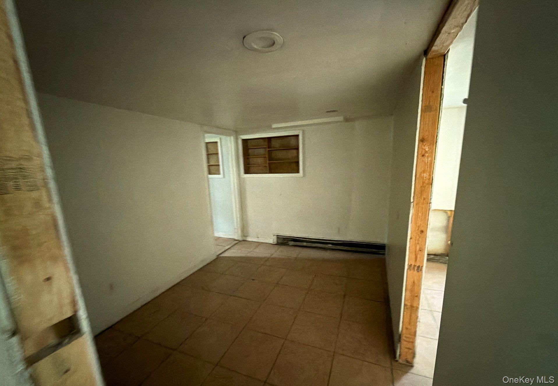 583 Straight Path West Babylon, NY 11704 - Photo 14 of 17
