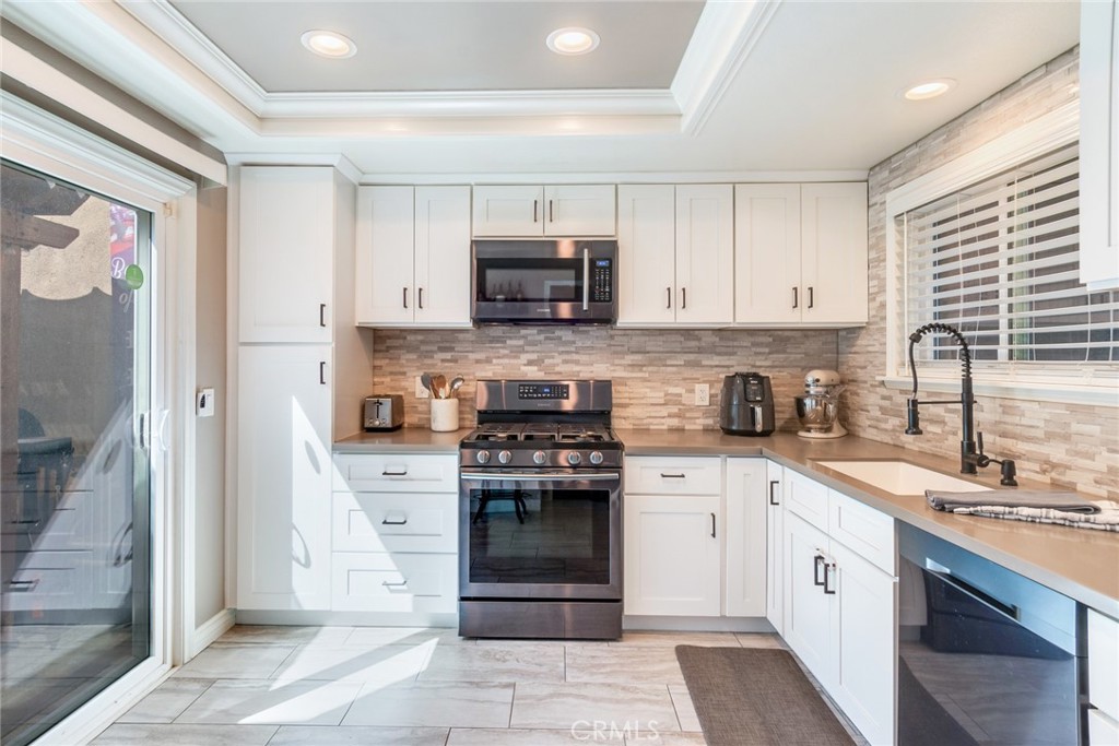 1182 Mountain Gate Road Upland, CA 91786 - Photo 10 of 25 Completely updated Kitchen and stainless appliances
