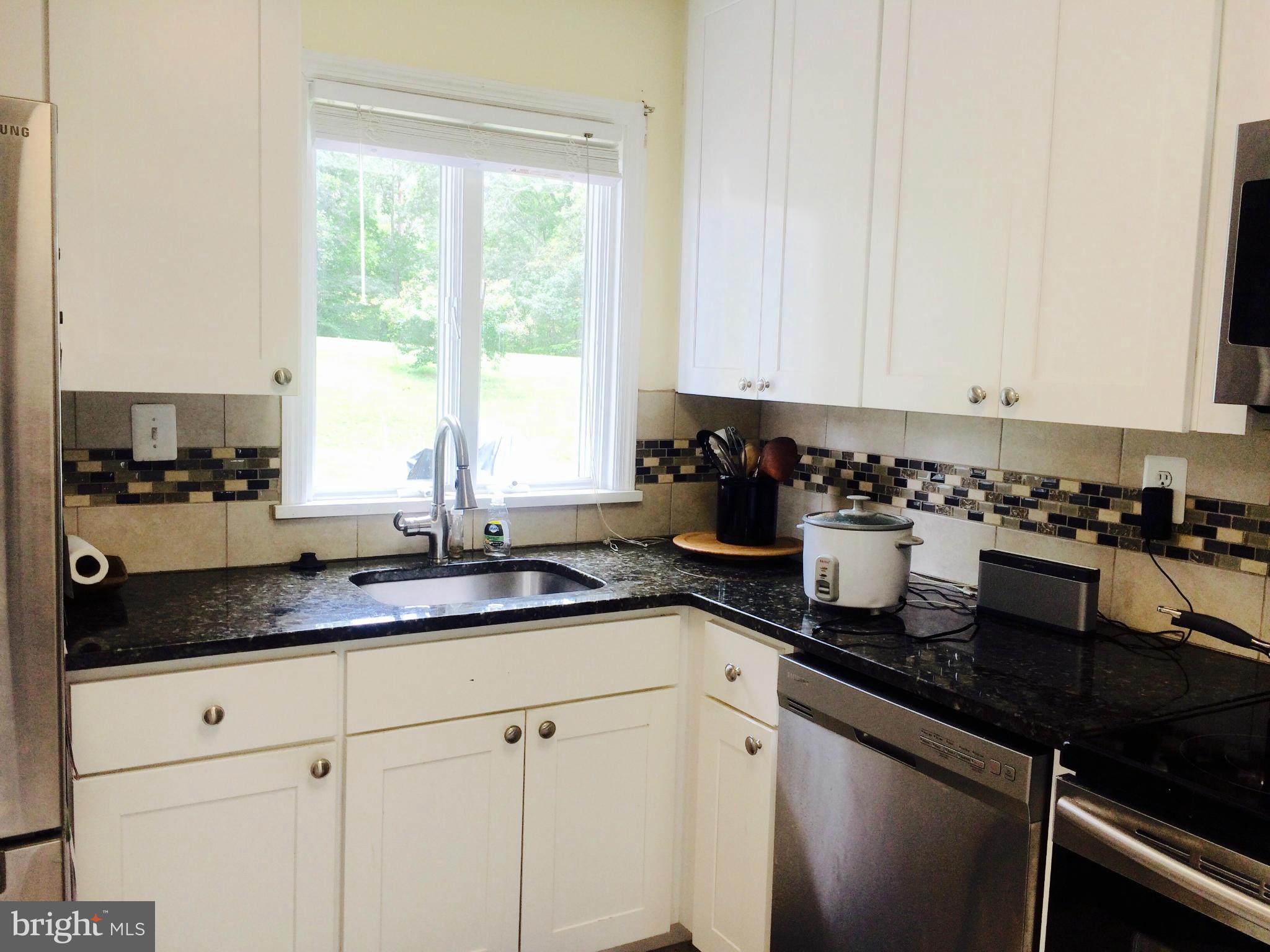 329 Dubois Road Annapolis, MD 21401 - Photo 4 of 23 Kitchen