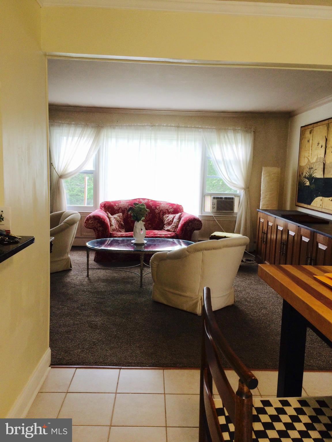 329 Dubois Road Annapolis, MD 21401 - Photo 8 of 23 Living Room