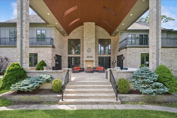 $4,499,000 | 24 Bridlewood Road, Northbrook, IL 60062