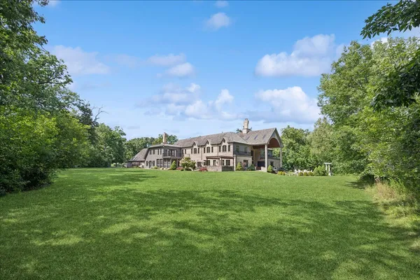 $4,499,000 | 24 Bridlewood Road, Northbrook, IL 60062
