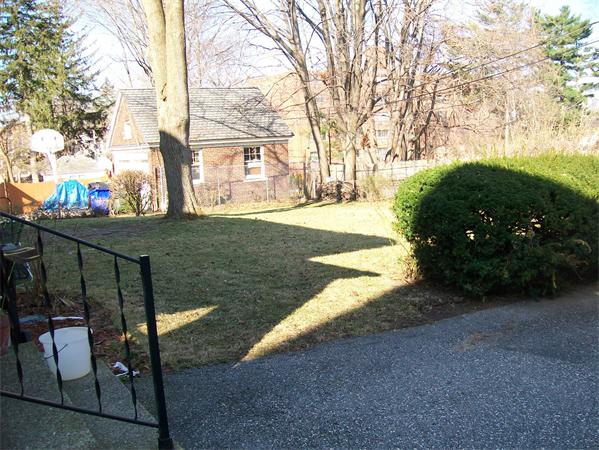 30 Maplewood Terrace Springfield, MA 01108 - Photo 10 of 10 a view of a backyard with garden