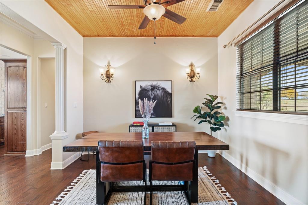 4421 Merritt Road Sachse, TX 75048 - Photo 4 of 38 a dining room with furniture and window