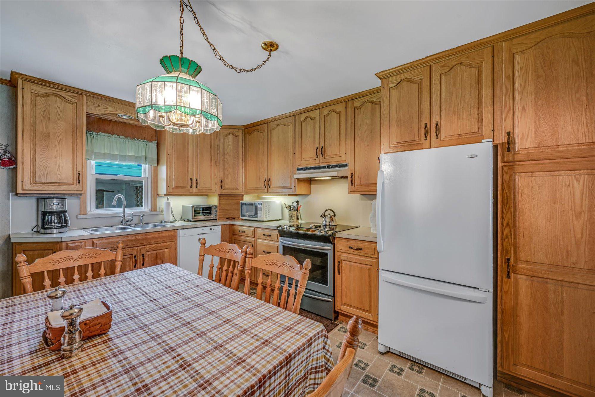 1401 Old Fritztown Road Reading, PA 19608 - Photo 7 of 26 V2