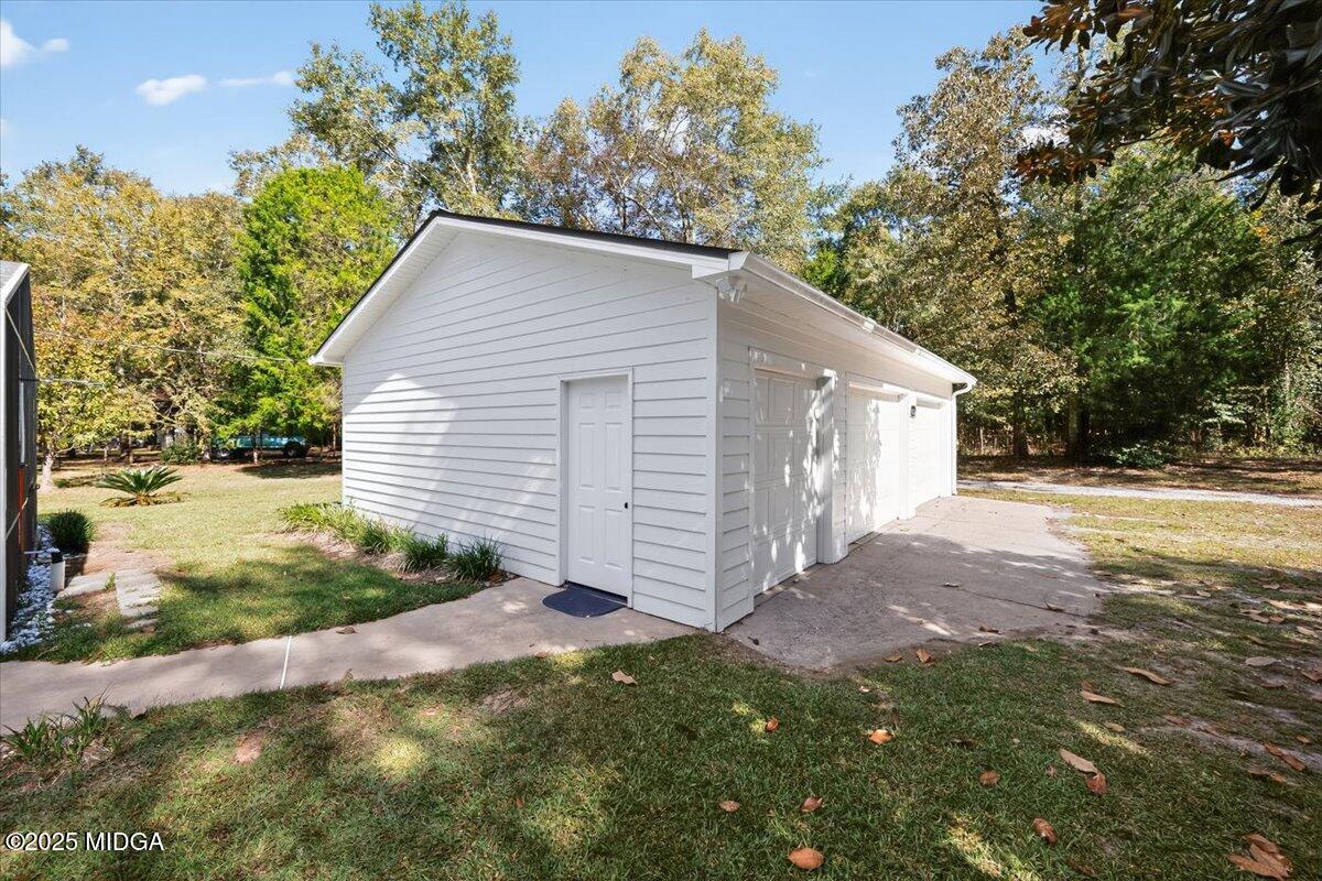 1659 Henderson Road Macon, GA 31217 - Photo 33 of 44 a view of backyard of house