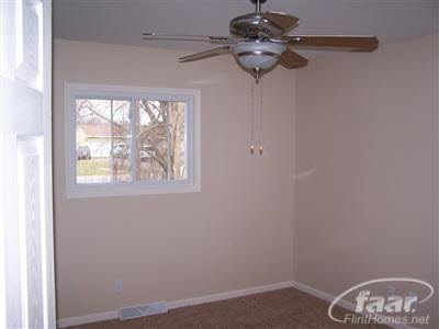 5267 Deland Road Flushing, MI 48433 - Photo 11 of 15 20192289-10.JPG