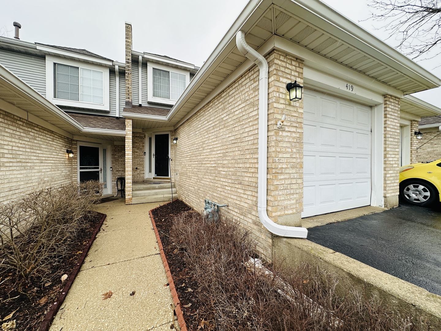 419 Lakeview Circle Bolingbrook, IL 60440 - Photo 2 of 19