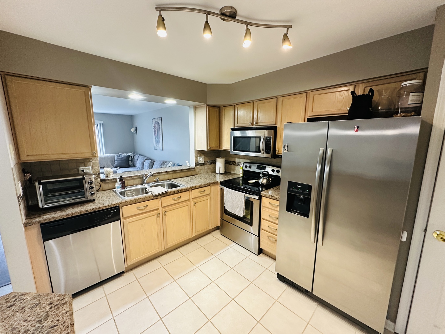 419 Lakeview Circle Bolingbrook, IL 60440 - Photo 7 of 19