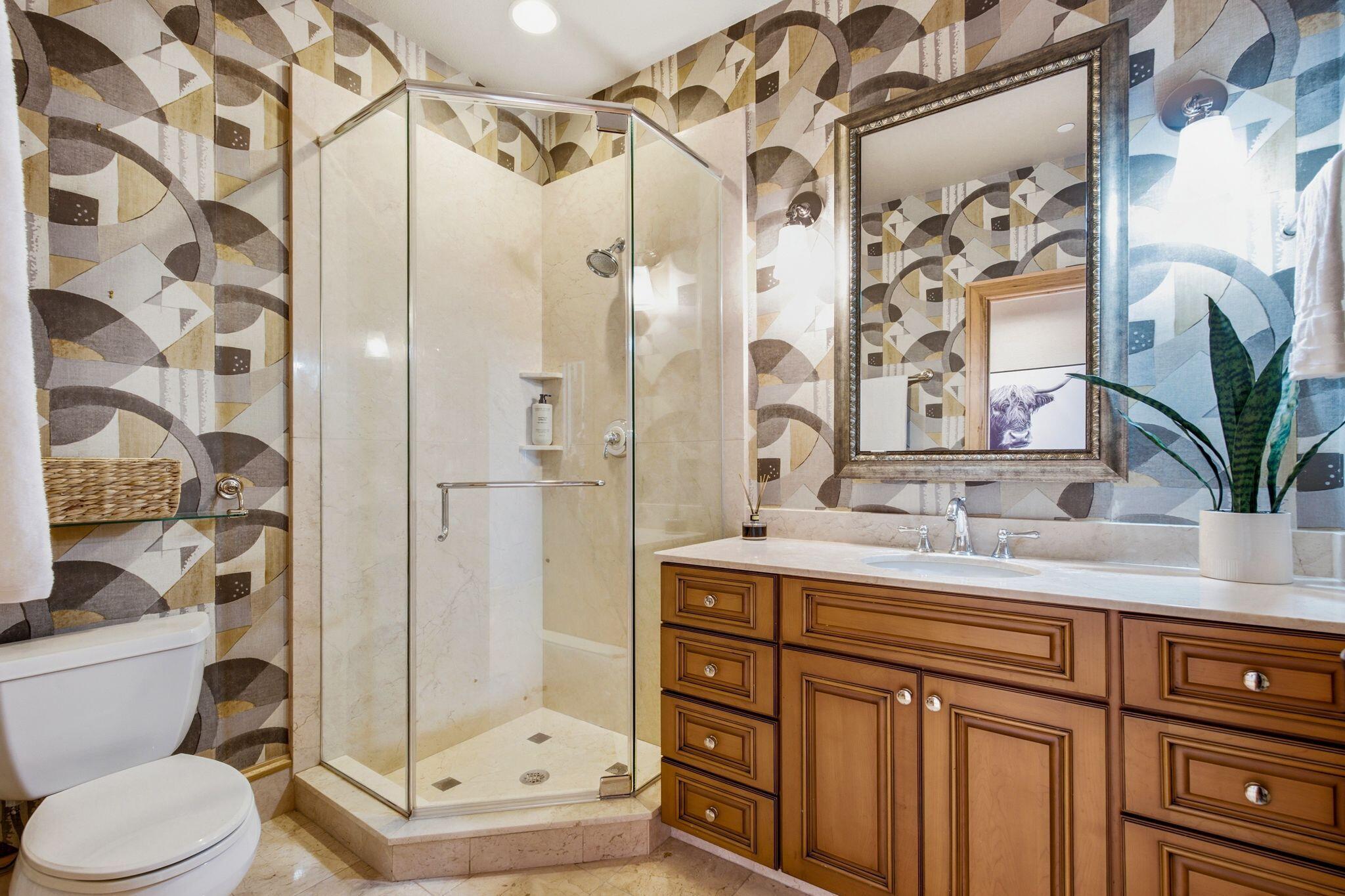541 East Erie Street, Unit 311 Milwaukee, WI 53202 - Photo 28 of 45 Second full bathroom