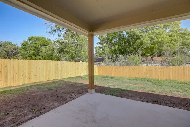 $310,000 | 117 Callie Street, Smithville, TX 78957