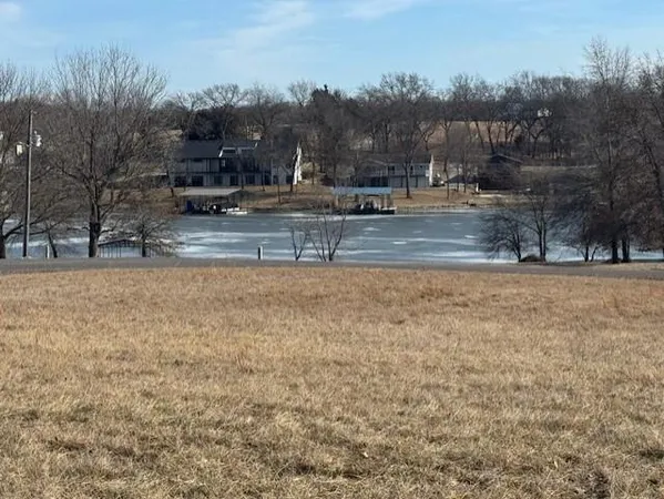 $60,000 | 1567 & 1568 Lake, Altamont, MO 64620