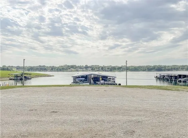 $60,000 | 1567 & 1568 Lake, Altamont, MO 64620