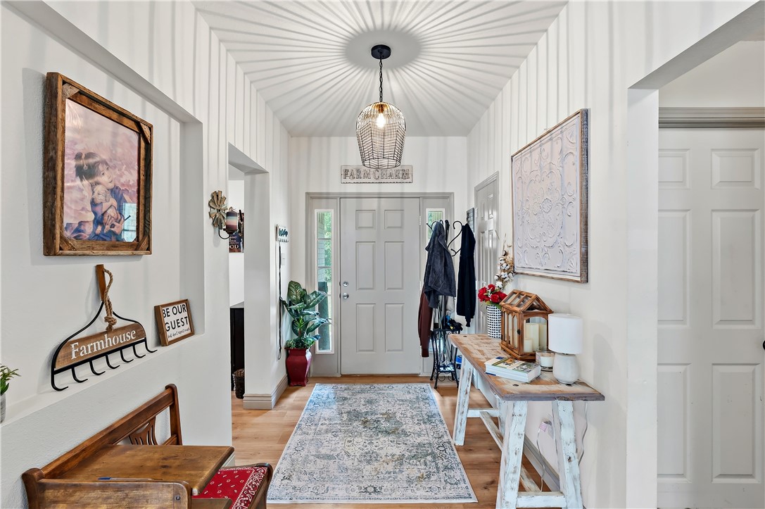 11901 Bundic Road North Zulch, TX 77872 - Photo 4 of 29 a view of entryway with livingroom and furniture