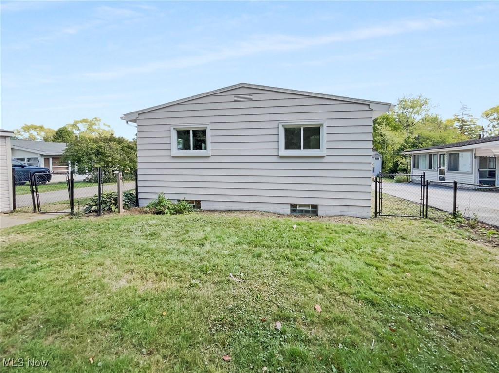 386 Rutland Street Akron, OH 44305 - Photo 7 of 22 Gallery Image 7
