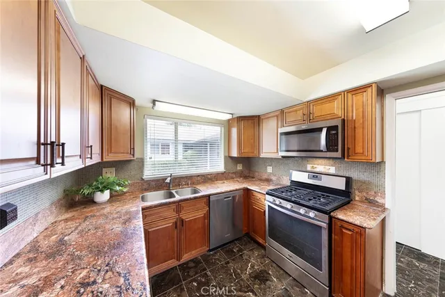 $699,000 | 1830 East 19th Street, Unit 3, Santa Ana, CA 92705