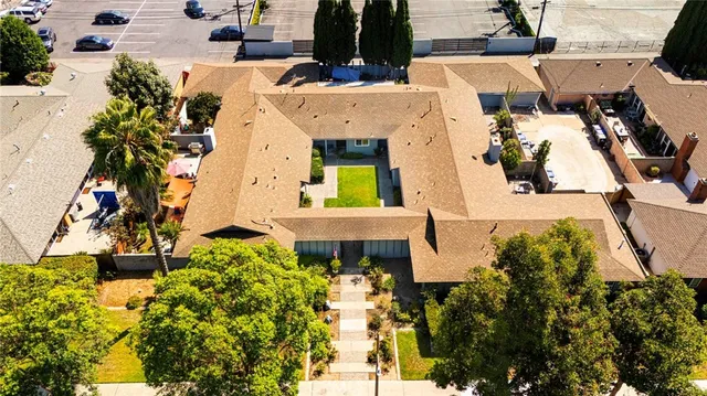 $699,000 | 1830 East 19th Street, Unit 3, Santa Ana, CA 92705