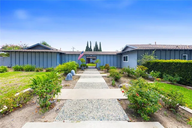 $699,000 | 1830 East 19th Street, Unit 3, Santa Ana, CA 92705