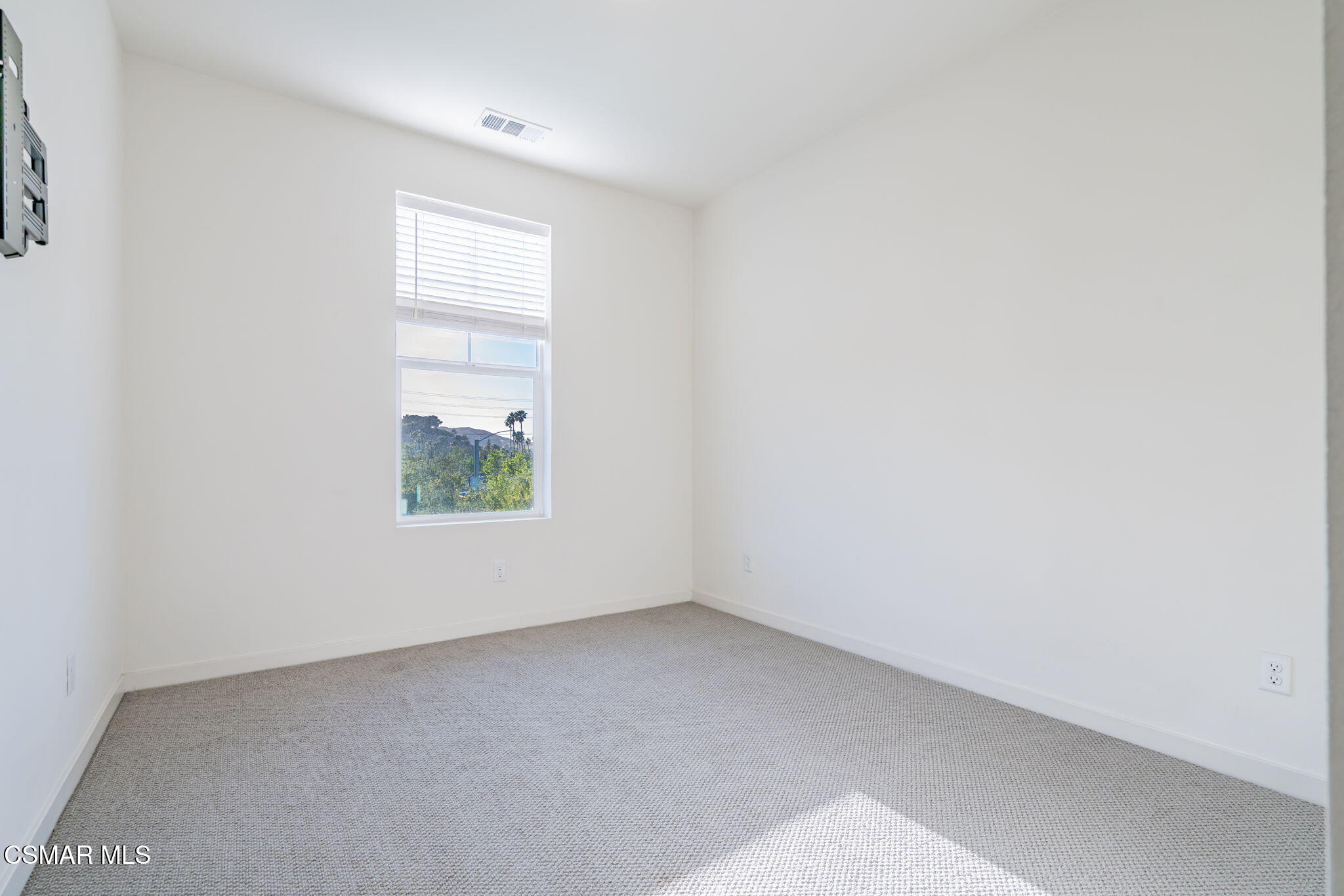 101 Red Brick Drive, Unit 5 Simi Valley, CA 93065 - Photo 37 of 66 37-web-or-mls-_CK13941