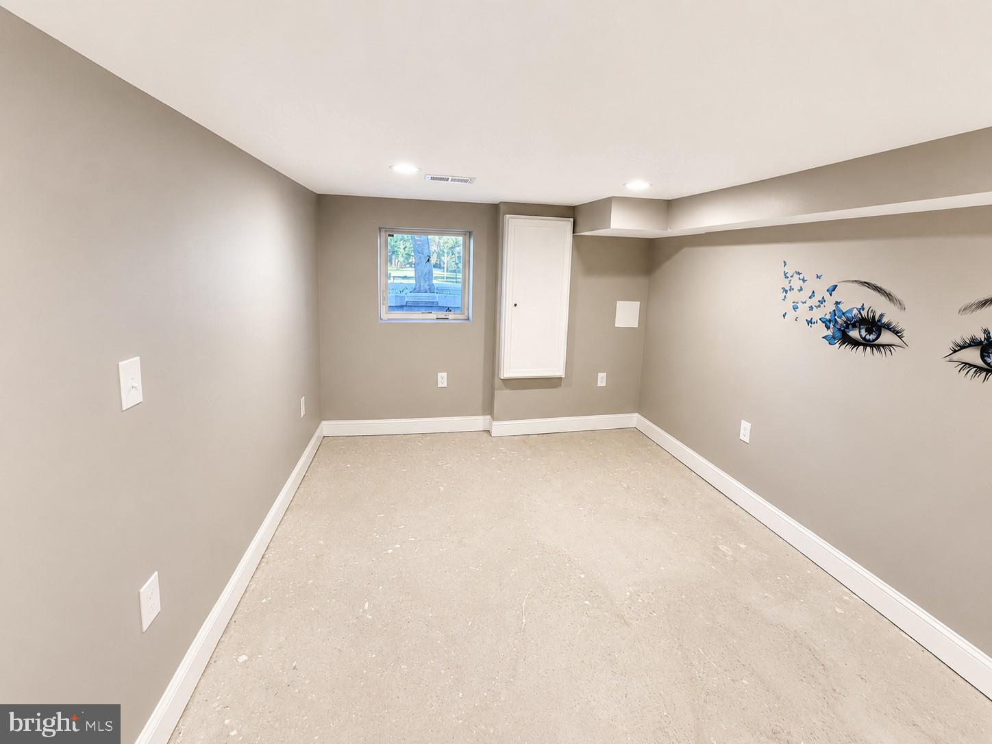 1610 Federal Street Baltimore, MD 21213 - Photo 22 of 27 Versatile space with artistic flair.
