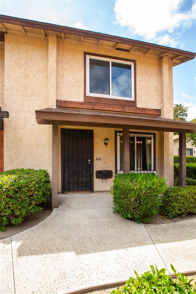 439 Bluffview Road Spring Valley, CA 91977 - Photo 4 of 25 Gallery Image 4