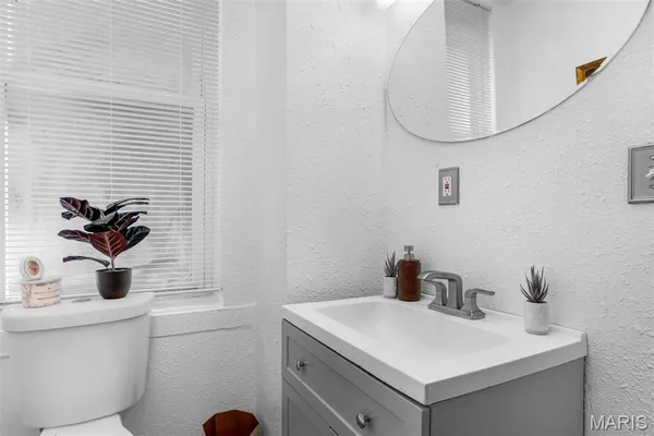 $205,000 | 2845 Chippewa Street, St. Louis, MO 63118