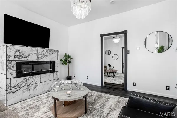 $205,000 | 2845 Chippewa Street, St. Louis, MO 63118