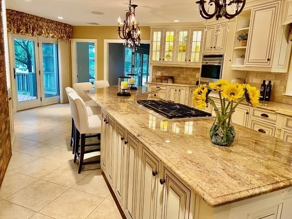 $8,000 | 81 Bonny Lane, North Andover, MA 01845