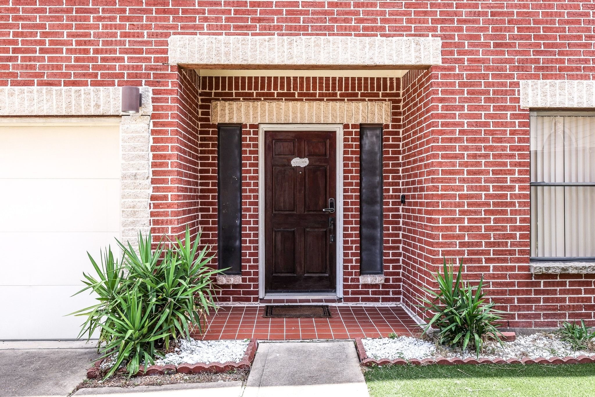 9715 Riddlewood Lane Houston, TX 77025 - Photo 2 of 33