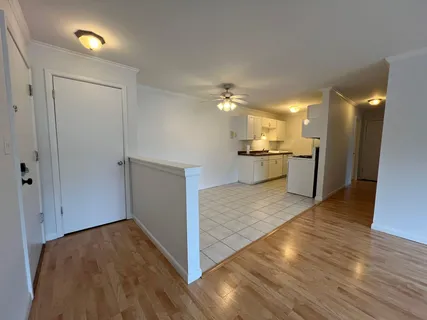 $1,500 | 255 Elmwood Avenue, Unit 211, Lake Geneva, WI 53147