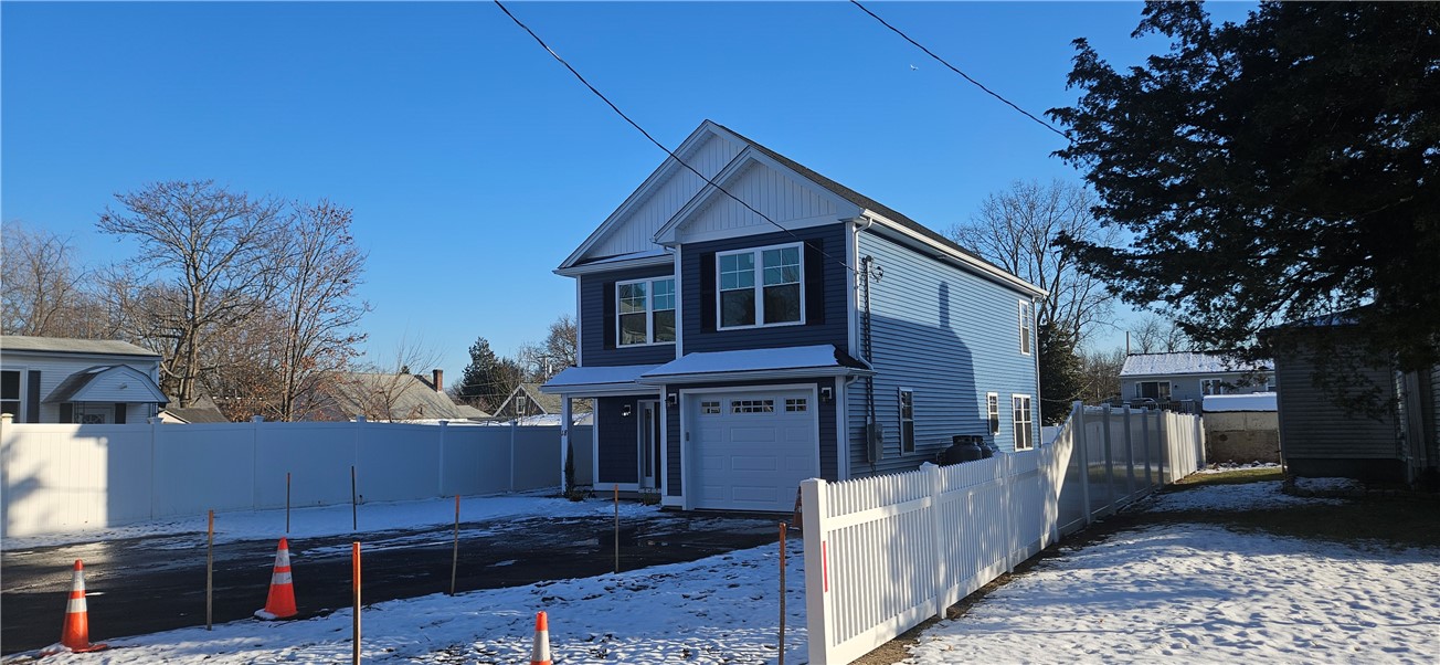 18 Chiswick Road Warwick, RI 02889 - Photo 2 of 15