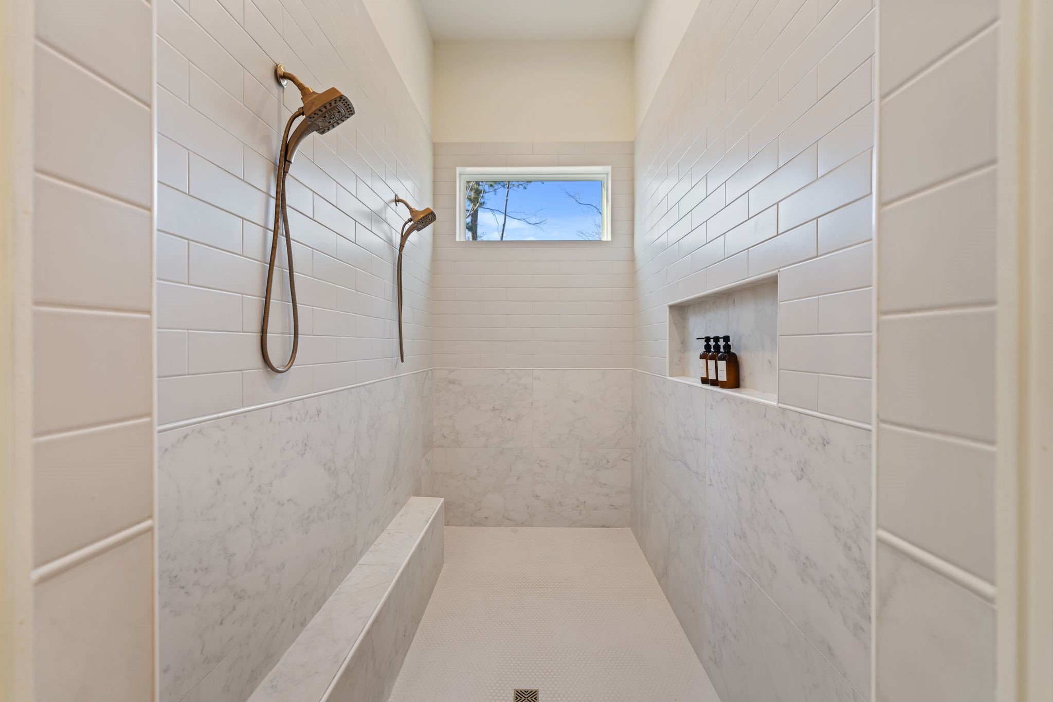 308 Western Road Livingston, TX 77351 - Photo 30 of 49 a bathroom with a bathtub