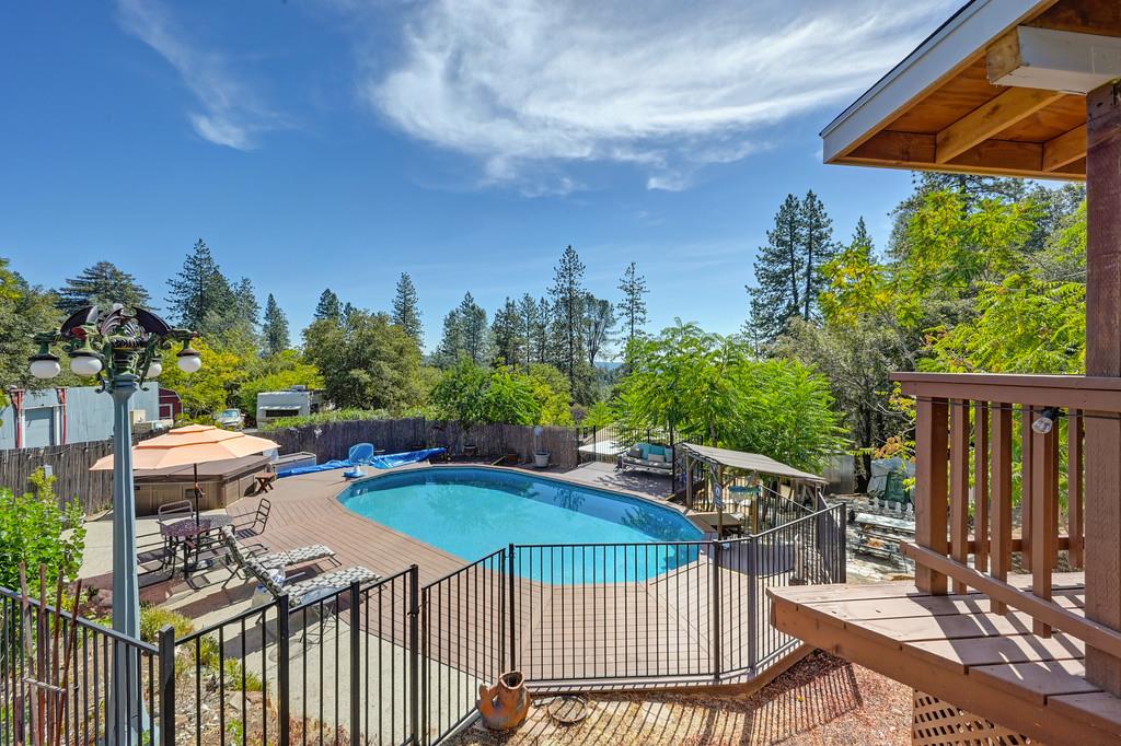 333 Pine Street Colfax, CA 95713 - Photo 28 of 65 a view of a balcony with furniture