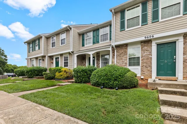 $224,000 | 9606 Vinca Circle, Unit E, Charlotte, NC 28213