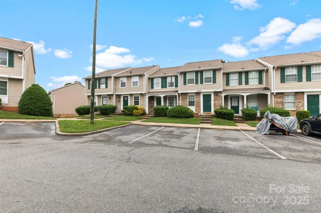$224,000 | 9606 Vinca Circle, Unit E, Charlotte, NC 28213