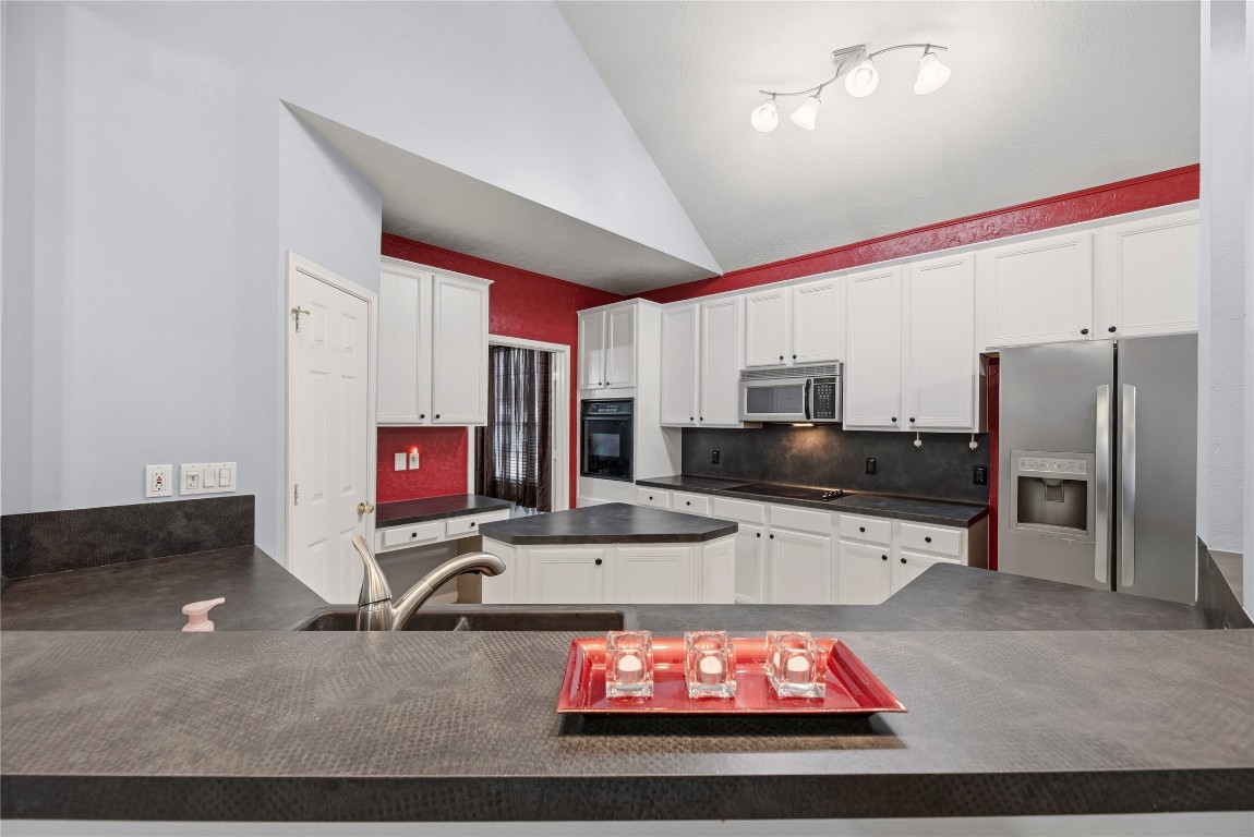 8907 West Rayford Road Tomball, TX 77375 - Photo 11 of 41 Kitchen to Living Window