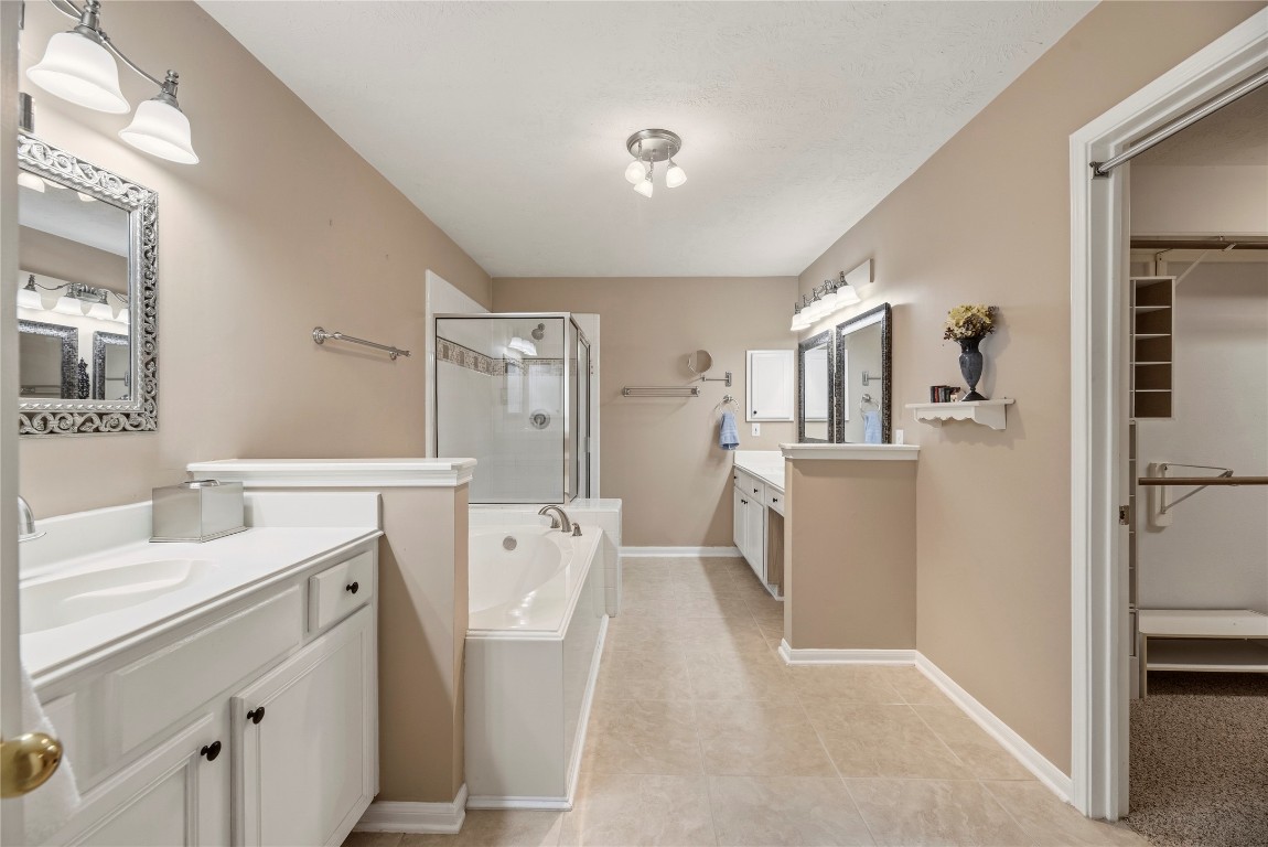 8907 West Rayford Road Tomball, TX 77375 - Photo 16 of 41 Primary Bath