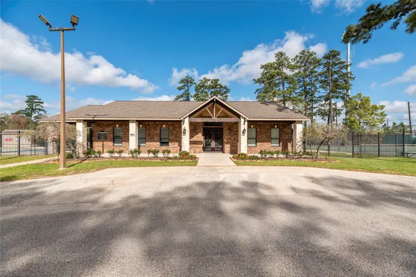 $455,000 | 8907 West Rayford Road, Tomball, TX 77375