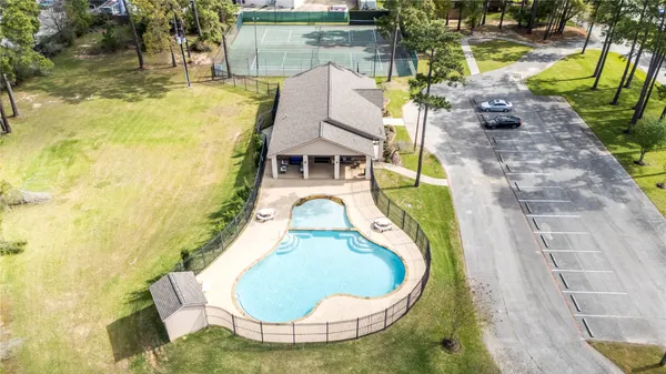 $455,000 | 8907 West Rayford Road, Tomball, TX 77375