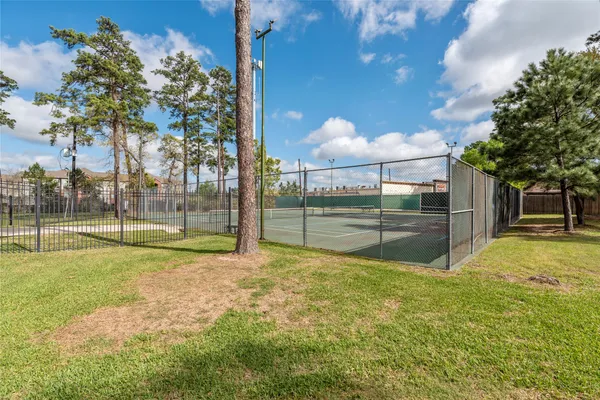 $455,000 | 8907 West Rayford Road, Tomball, TX 77375
