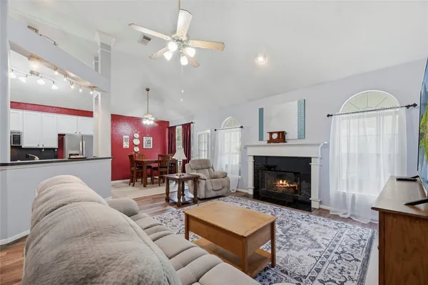 $455,000 | 8907 West Rayford Road, Tomball, TX 77375