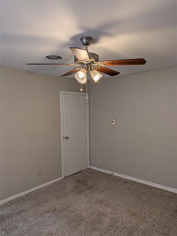 5521 Odessa Avenue Fort Worth, TX 76133 - Photo 17 of 21 a very nice looking room